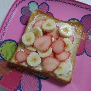 美味し～！甘くてジュ～シ～♪いちごバナナ・トースト